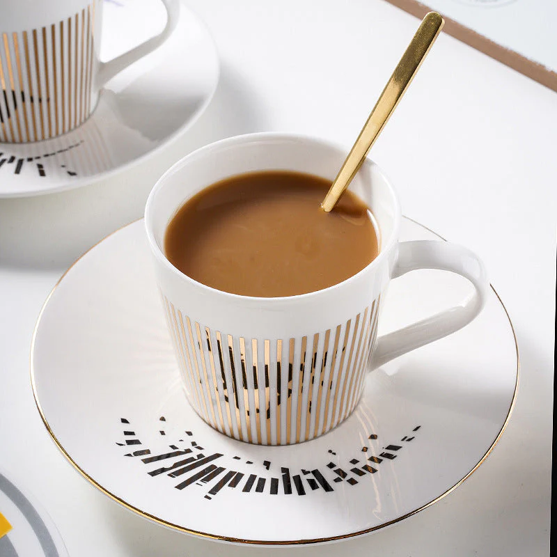 Creatieve Koffiemok met Bewegende Reflectie en Luxe Gouden Lijnen
