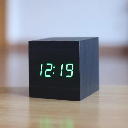 Digitale Klok Modern Minimalistisch voor Thuiskantoor en Werkruimte - Image 3