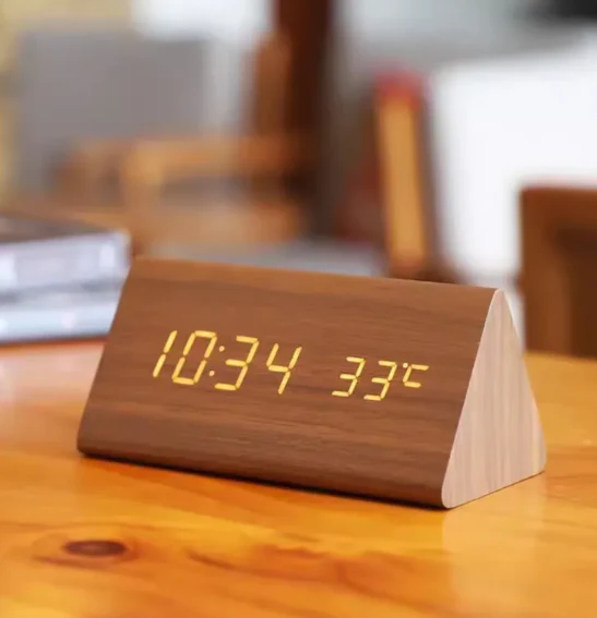 Houten LED Klok met Stemactivering - Image 2