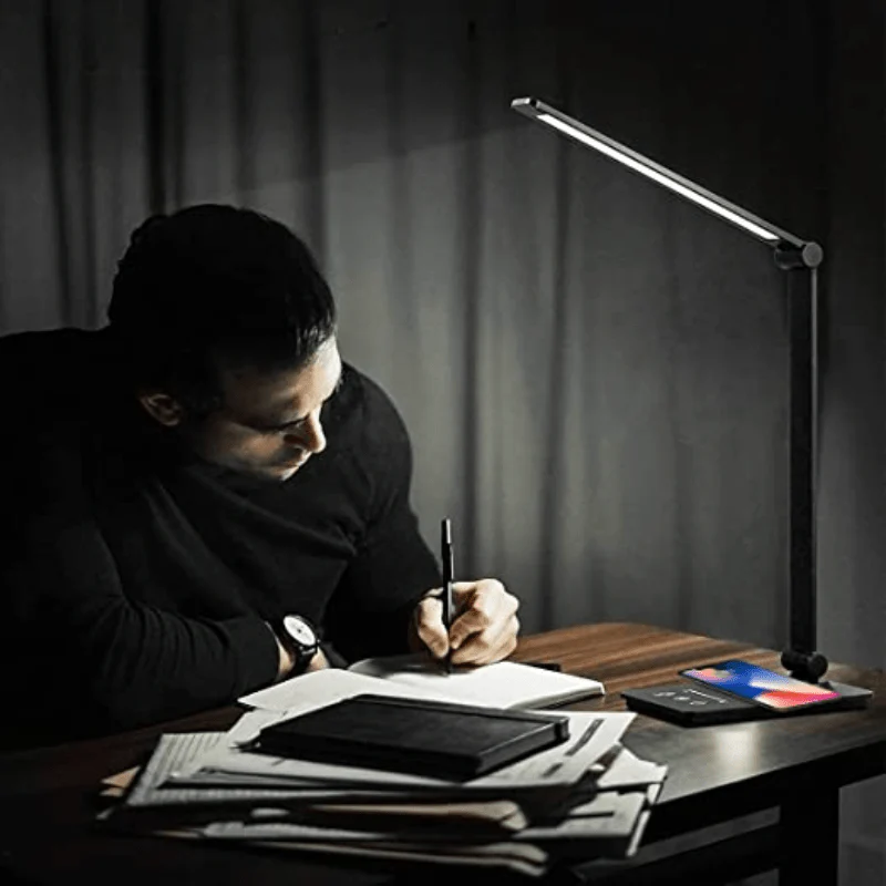 LED Bureaulamp met Draadloos Opladen en Instelbare Helderheid - Image 5