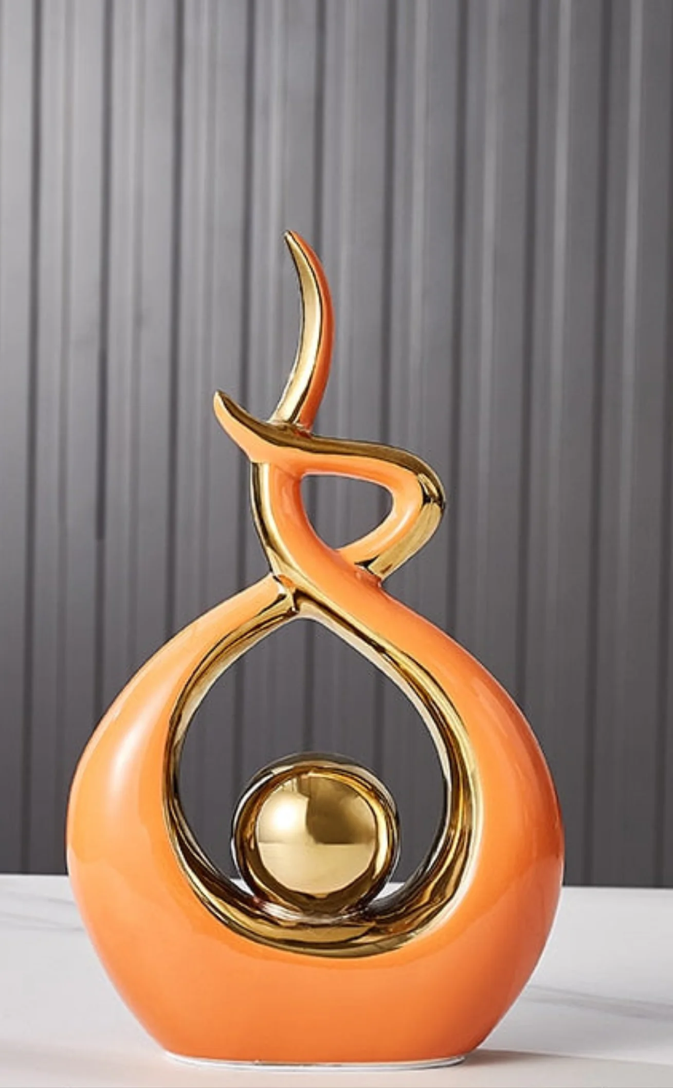 Moderne Abstracte Sculptuur Met Gouden Accenten Voor Interieurdecoratie - Image 16
